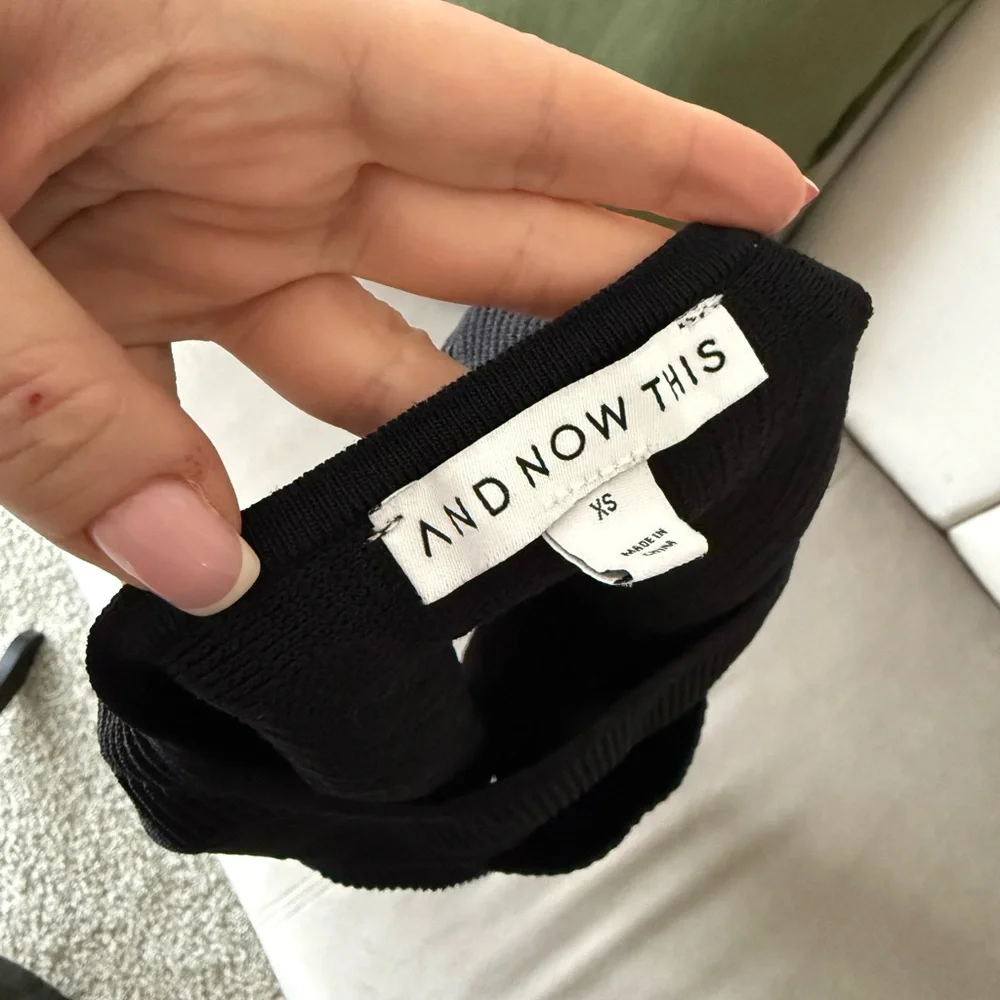 Elegant Black Cut-Out Crop Top - Picture 4 of 5